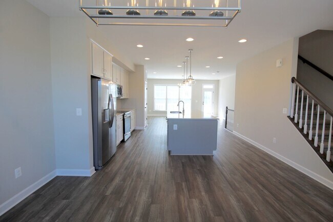 Building Photo - 3398 Monterey Dr