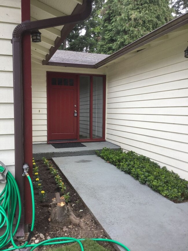 Building Photo - Spacious Mukilteo Rambler in Harbor Pointe – 3BR, Deck & Private Backyard