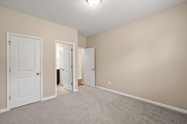 Building Photo - 2433 Chinkapin Ct