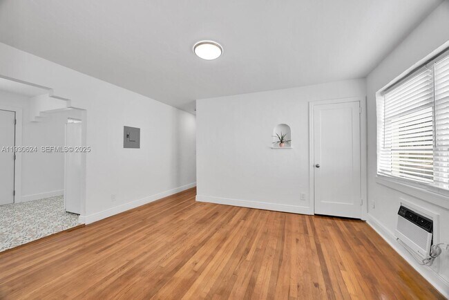 Building Photo - 27 Phoenetia Ave