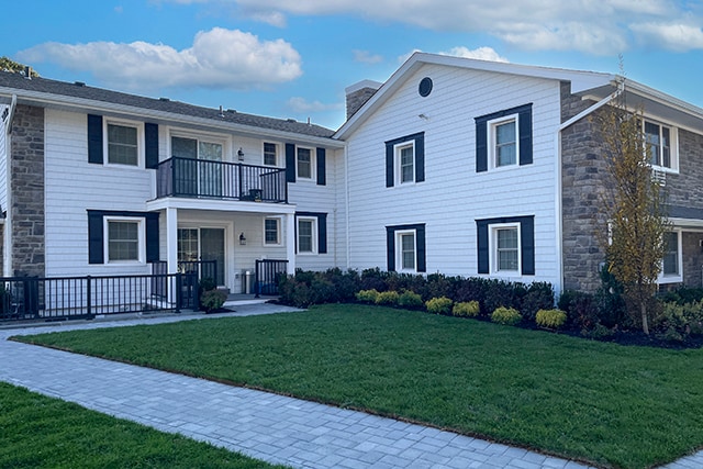 Building Photo - Fairfield Townhouses At Massapequa
