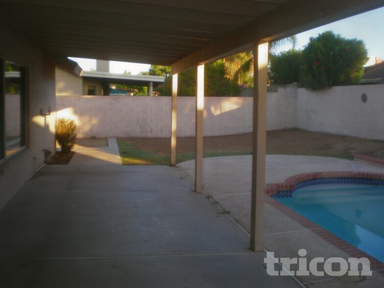 Building Photo - 17521 N 86th Ave