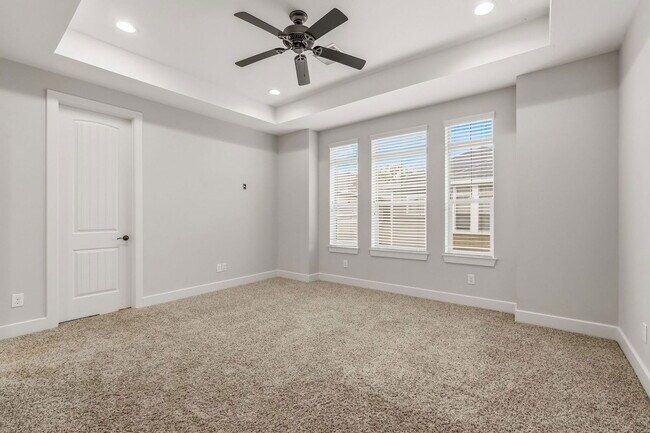 Building Photo - 2441 Charleston St