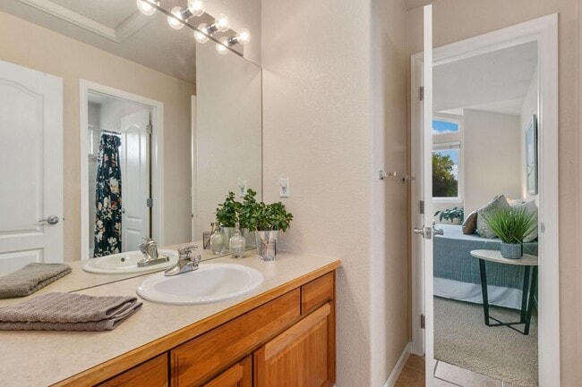 Building Photo - 8100 Lighthouse Ln