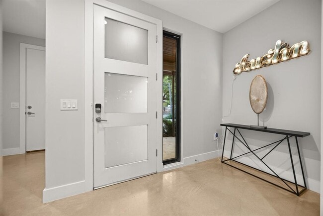 Building Photo - 3610 Thompson St