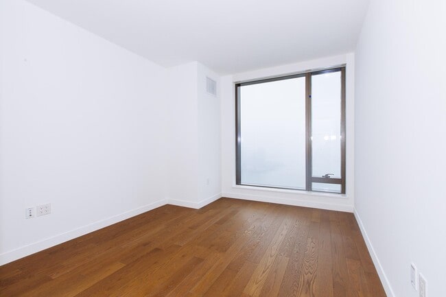 Building Photo - 99 Hudson St