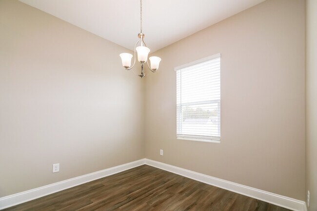 Building Photo - Beautiful 4 Bedroom Home in Youngsville, NC
