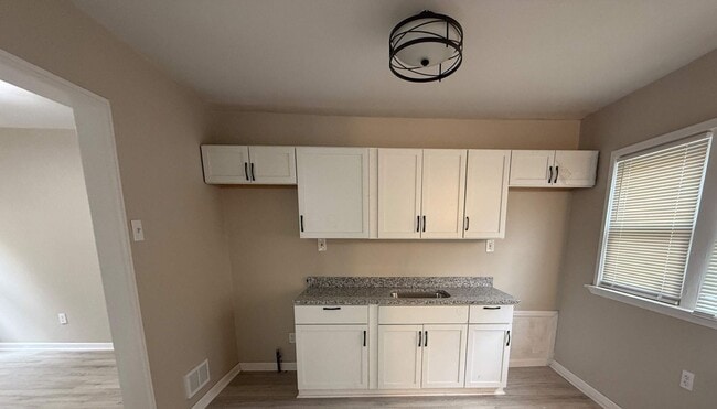 Building Photo - Renovated 3-Bedroom Home – We Welcome Sect...