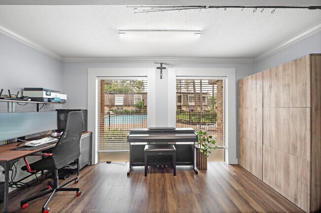 Building Photo - 12633 Memorial Dr