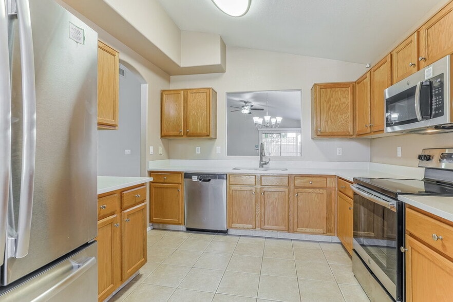 Building Photo - 4853 E Harmony Ave
