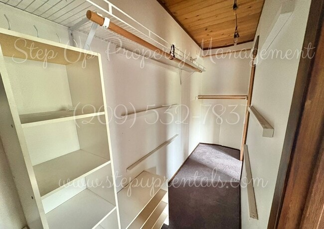 Building Photo - Delightful 3 Bed 2 Bath Home With Epic Mou...