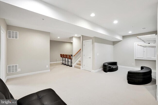 Building Photo - 3037 Moore Ln