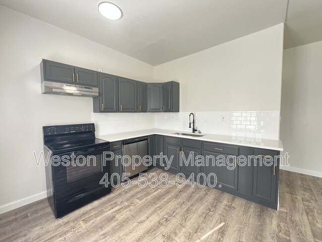 Building Photo - 908 NW 95th St