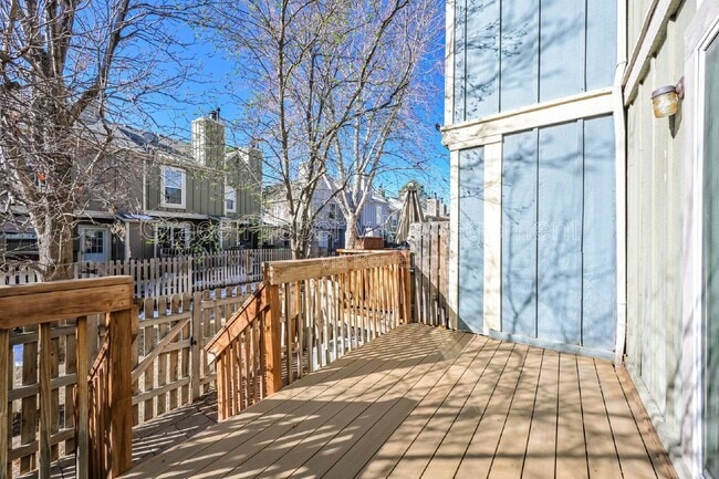 Building Photo - 8165 S Fillmore Way