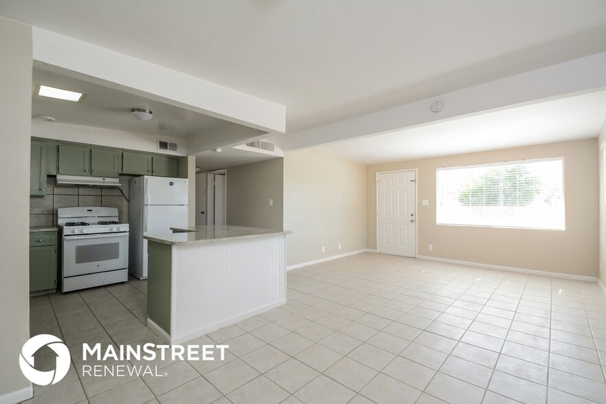 Building Photo - 1051 S Duke Dr