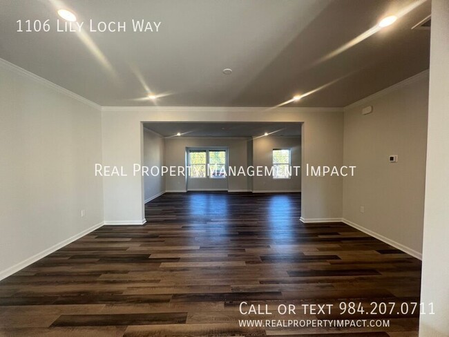 Building Photo - Spacious 4 bedroom 4 Bath Modern Townhome ...