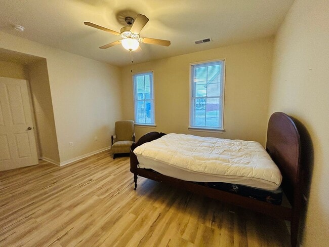 Building Photo - 807 N 23rd St