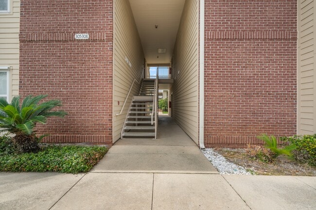 Building Photo - 1701 E 1st St