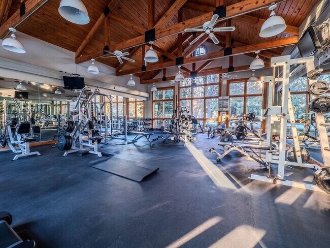 Building Photo - 2870 Pharr Ct S Northwest