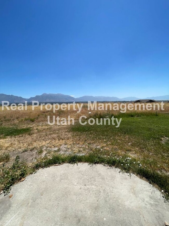 Building Photo - 2252 Harvest Moon Dr