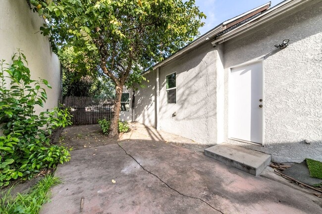 Building Photo - 1510 E Cesar E Chavez Ave