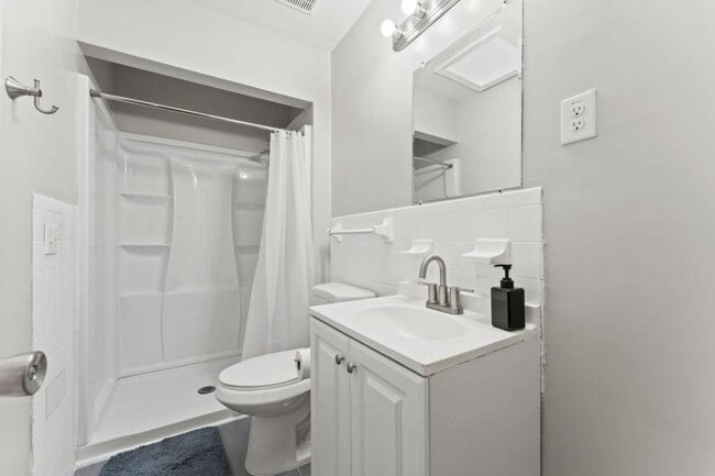Building Photo - 7739 Pinnacle Dr