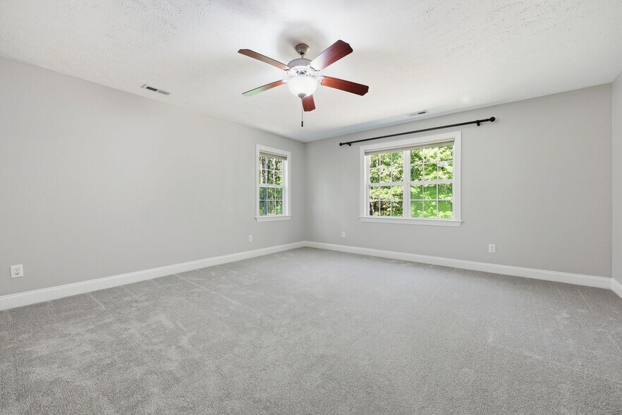 Building Photo - 768 Riverbirch Dr