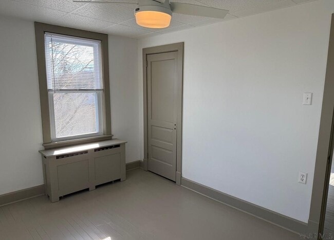 Building Photo - 1727 Scalp Ave