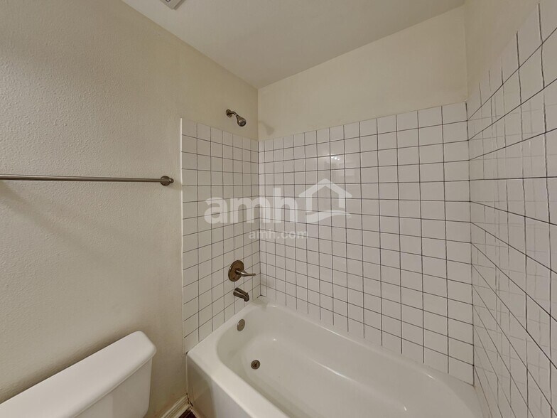 Building Photo - 12904 Brookcrest Pl