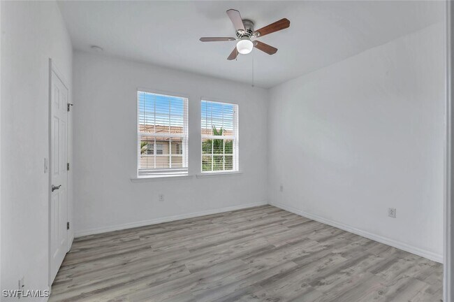 Building Photo - 10824 Alvara Way