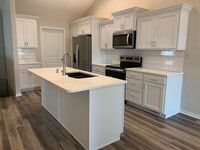Building Photo - New 3 bedroom/3 bath ranch townhome in SE Lincoln