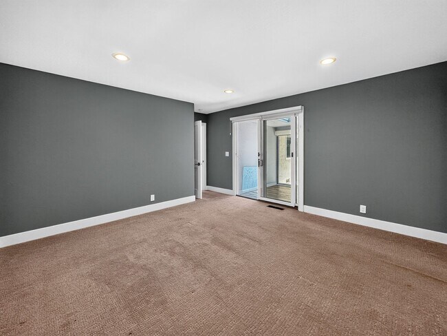 Building Photo - Gorgeous 4 Bedroom PLUS Spacious Bonus Room with Pool in Desired Alamo Neighborhood Available Now!