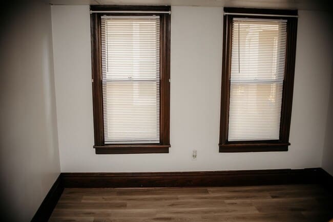 Building Photo - 352 S Catherine St