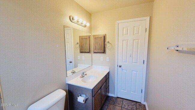 Building Photo - 6329 Franklin Ridge Dr