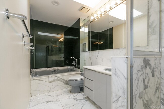 Building Photo - 1 Tiffany Cir