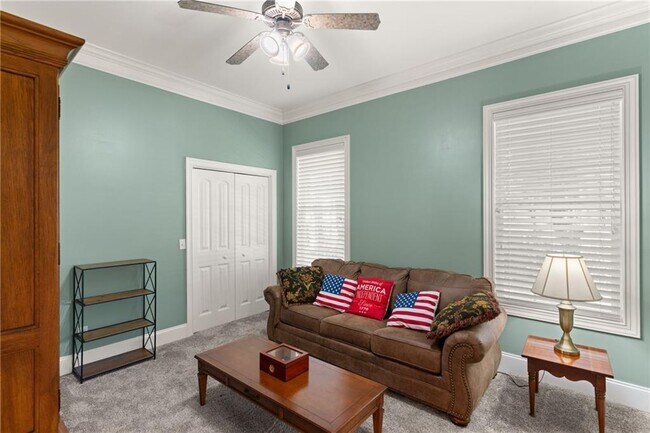 Building Photo - 111 Chinquapin Dr