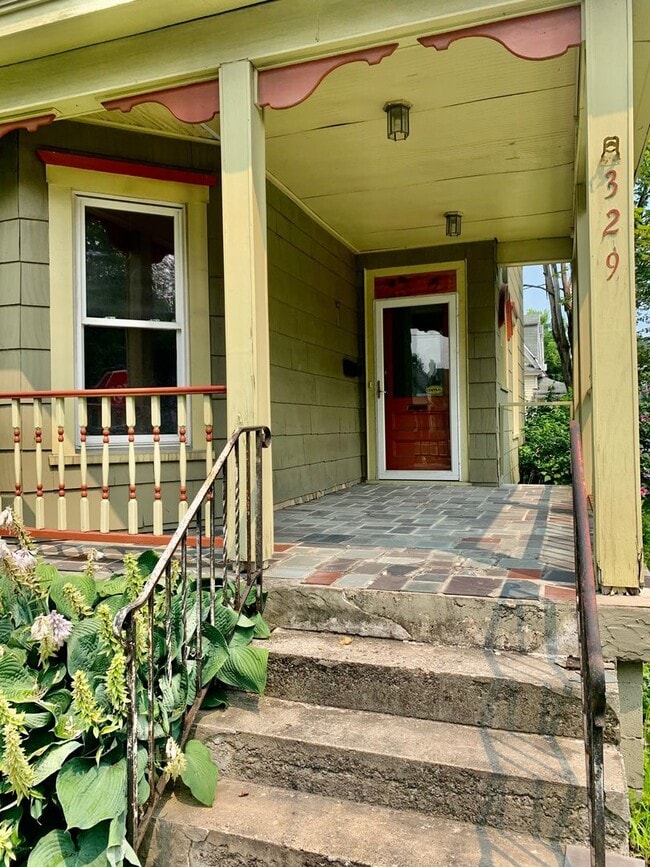 Building Photo - 329 Salt Springs Rd