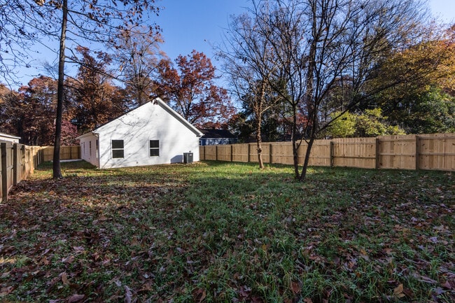 Building Photo - 805 Rodey Ave