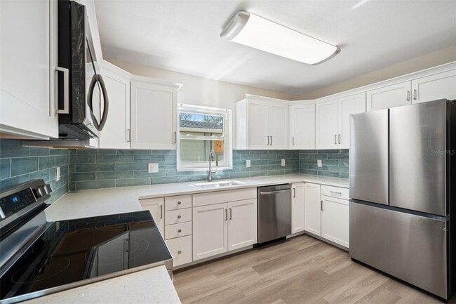 Building Photo - 662 Villa Grande Ave S