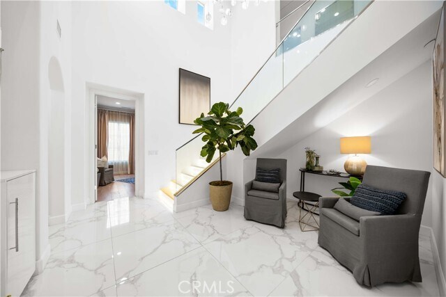 Building Photo - 26 Lowland