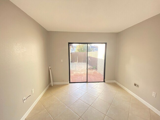 Building Photo - 1718 Gulfview Dr