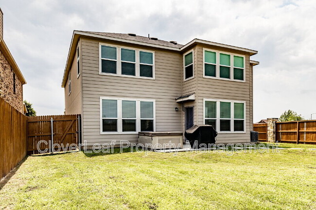 Building Photo - 302 Colonial Blf