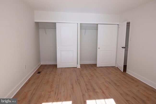 Building Photo - 2201 Strahle St