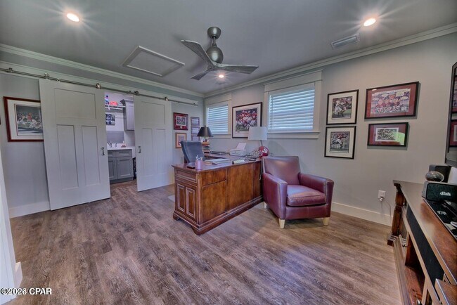 Building Photo - 263 Lullwater Dr