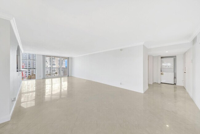 Building Photo - 1360 S Ocean Blvd