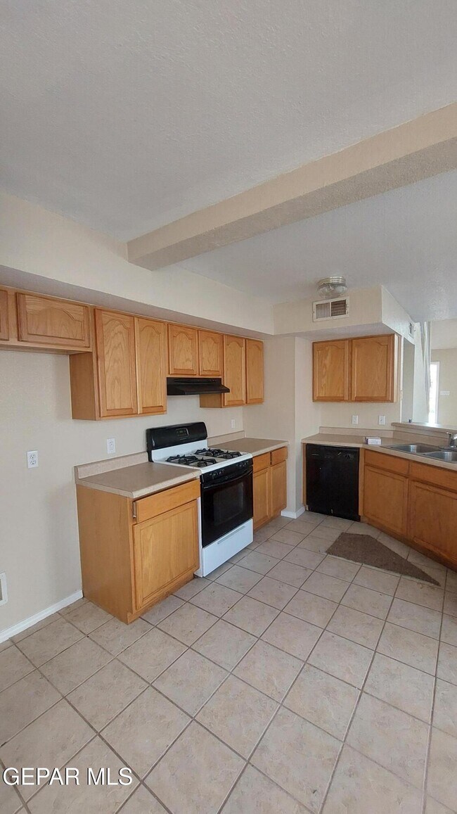 Building Photo - 7744 Luz De Camino Way