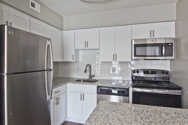 Building Photo - 1311 Waterfront Dr