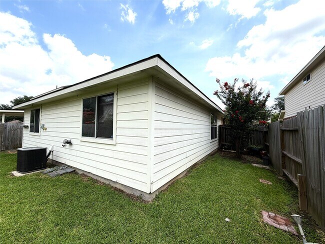 Building Photo - 4719 Cypress Dawn Ln