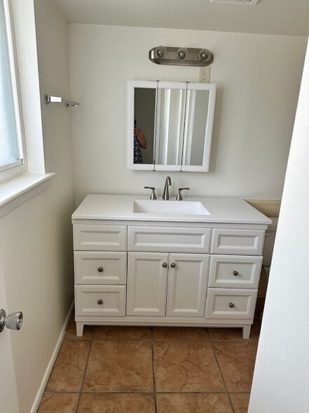 Bathroom - 940 Avenue F