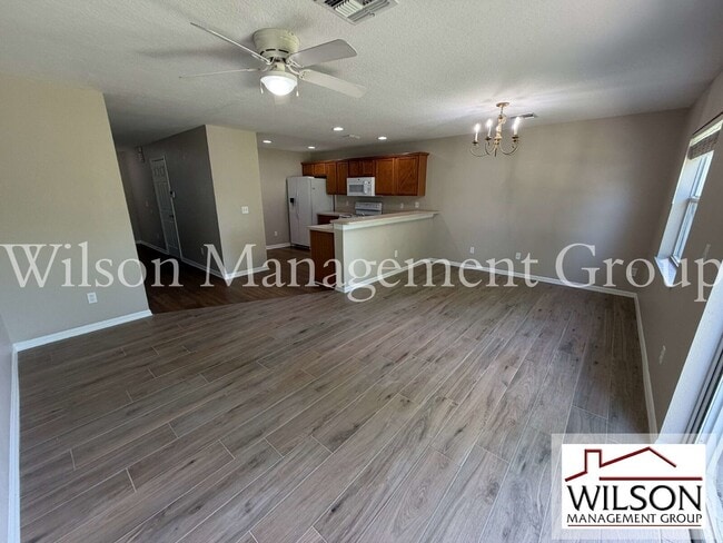 Building Photo - 12664 Somerset Oaks St